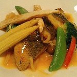 チャイナビストロ常村　天然スズキのソテー（1700円）