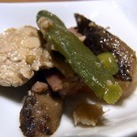 焼鳥・元気 - どの突き出しも美味しいですよ。 さ～て、今日は何を食べましょうかね。