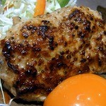焼鳥・元気 - ん～、美味しい！！ これは、ご飯が欲しくなりますね。 チーズ付もあるんですよね。 次は、チーズ付にしょうかな。 パンと一緒に食べてもいい感じになるかも。 これは、次回のお楽しみですね。
