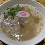 布施 細見商店 - 辛豚骨ラーメン（半玉付き）（辛さ3）（￥800）