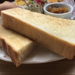 カフェアンドショップ ロータスランド - 2019/07/02
      モーニングＡセット 380円
      おまかせセット 550円
      プリンアラモード 420円
      豆乳ストロベリーアイスクリーム 150円