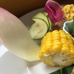 カフェアンドショップ ロータスランド - 2019/07/02
      モーニングＡセット 380円
      おまかせセット 550円
      プリンアラモード 420円
      豆乳ストロベリーアイスクリーム 150円