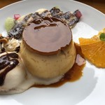 カフェアンドショップ ロータスランド - 2019/07/02
      モーニングＡセット 380円
      おまかせセット 550円
      プリンアラモード 420円
      豆乳ストロベリーアイスクリーム 150円