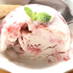 カフェアンドショップ ロータスランド - 2019/07/02
      モーニングＡセット 380円
      おまかせセット 550円
      プリンアラモード 420円
      豆乳ストロベリーアイスクリーム 150円