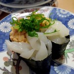 廻鮮寿司 塩釜港 - いか納豆150円(外税)軍艦はどれも盛りが良い♪