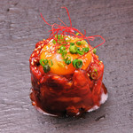 すき焼きと溶岩焼肉の和牛専門店　博多なみぜん - 黒毛和牛のローストユッケ