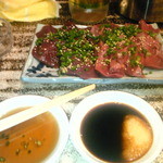 ホルモン焼天 - レバーとハツ刺しの相盛です。