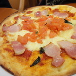 イタリアントマト・カフェ ジュニア - ミックスピザ　530円