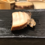 江戸前 鮨 服部 - 煮アワビ。
      美味し。