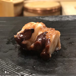 江戸前 鮨 服部 - 煮ダコ。
      美味し。