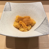 江戸前 鮨 服部 - 利尻の馬糞雲丹。
                    美味し。