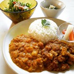 こだま食堂 - スパイスカレー ２種盛りのハーフ＆ハーフ