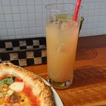 Pizzeria Antimo - ドリンクはGF（グレープフルーツジュース）