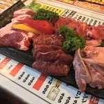 ノーラム ノーライフ ひつじや 品川店 - ラム鉄板焼きのお店 ひつじや 品川店(東京都港区港南)ラム肉盛り合わせ 3,999円