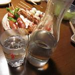 天神信長 - 芋焼酎（霧島）お湯割り 予めお湯で割られて出てきます。 580円（300ml）