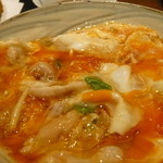 鳥つね - 上親子丼。卵が濃厚なオレンジです。