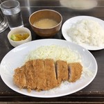まんぷく - とんかつ定食 900円(税込)
