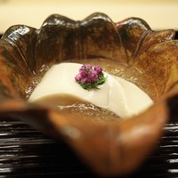 道人 - ごま豆腐は歯を押し返すほどの弾力感。