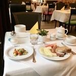 Hotel Beethoven Buffetfrühstück im Mezzanin - いつものテーブルにて