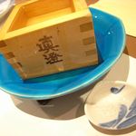 ます味 - 真澄の樽酒と盛り塩