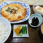 Nihommatsu Intadorai Buin - カツ丼を「ご飯少な目」で頼んだら別盛で提供されました。