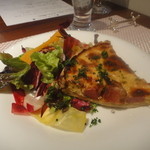 ビストロ ダイア - キッシュ・ロレーヌとサラダ