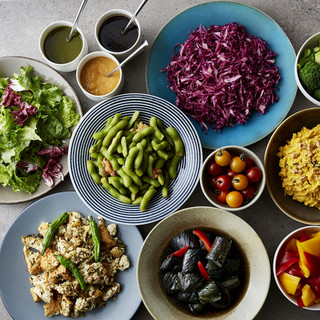 昼も夜も、野菜たっぷりのおばんざいバー