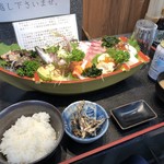 山芳亭 - 2019.7.2びっくり刺身定食1日限定2食税込1,000円！斜めから！