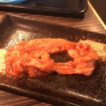 炭火焼肉 七輪房 - 牛ホルモン一本 まるごと呑み込んで息つまらせたことがあるのでしゃぶって戻しました。