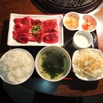 焼肉 坂の途中 - 