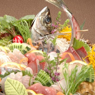 天然鮮魚のお刺身♪鯛の土鍋釜めしはふっくら旨味たっぷり