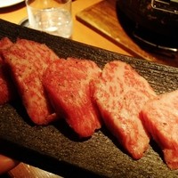 飛騨牛一頭家 馬喰一代 長良本家 - 本日の赤身（上・塩）