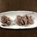 かたつむり - ツキノワグマのあご肉とタン