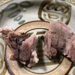 かたつむり - ツキノワグマのあご肉とタン