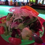 トマトと色々野菜のグリーンサラダ