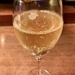 BISTRO BAR A VIN  C - Cremant De Loire（850円）