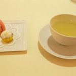 レストランひらまつ - ハーブティー（2019.5）