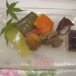 うを徳 - 夕顔、たまで茄子？、打木赤皮甘栗かぼちゃ、赤蒟蒻、鮟肝スモーク、鮎甘露煮ペースト、真蛸