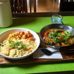 スプーンソング - タミルスパイスのフィッシュカレーとエビプラオプレート 1,300円