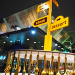 THE NEW YORK BAYSIDE KITCHEN - 2019/6/30 ディナーで利用。
      内観の様子。
      