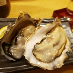 海鮮炭焼処とら太 - 生ガキ 深夜は売り切れ多し！