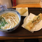 ふる里うどん  - ちくわ天うどん、揚げ物天