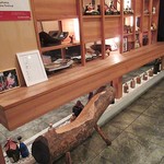 京極寿司 - カウンターの後ろにはヘンな。。馬？