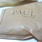 PAUL - パンを包む袋もシンプルでオシャレ