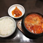 妻家房 - スンドゥブチゲ定食　超激辛.