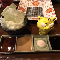串揚げキッチン だん 石橋本店 - 4種類のソースで食べます