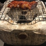 茶禅華 - 蜜汁叉焼。目の前で焼きたてのチャーシューが濃厚で香ばしく美味い。