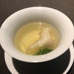 茶禅華 - 雉雲呑湯。雉のスープに雉肉のミンチの雲呑。 雉肉の雲吞スープがもの凄く繊細な味わいで最高、それに雲吞の中にもキジ肉が。