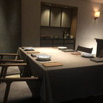 茶禅華 - 落ち着いた雰囲気が重厚さを醸し出す。