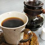 カフェ　ラルゴ - ラルゴコーヒー ￥500－　まろやかで芳醇なコクと甘みあるブラジル豆のスペシャルティーコーヒー使用